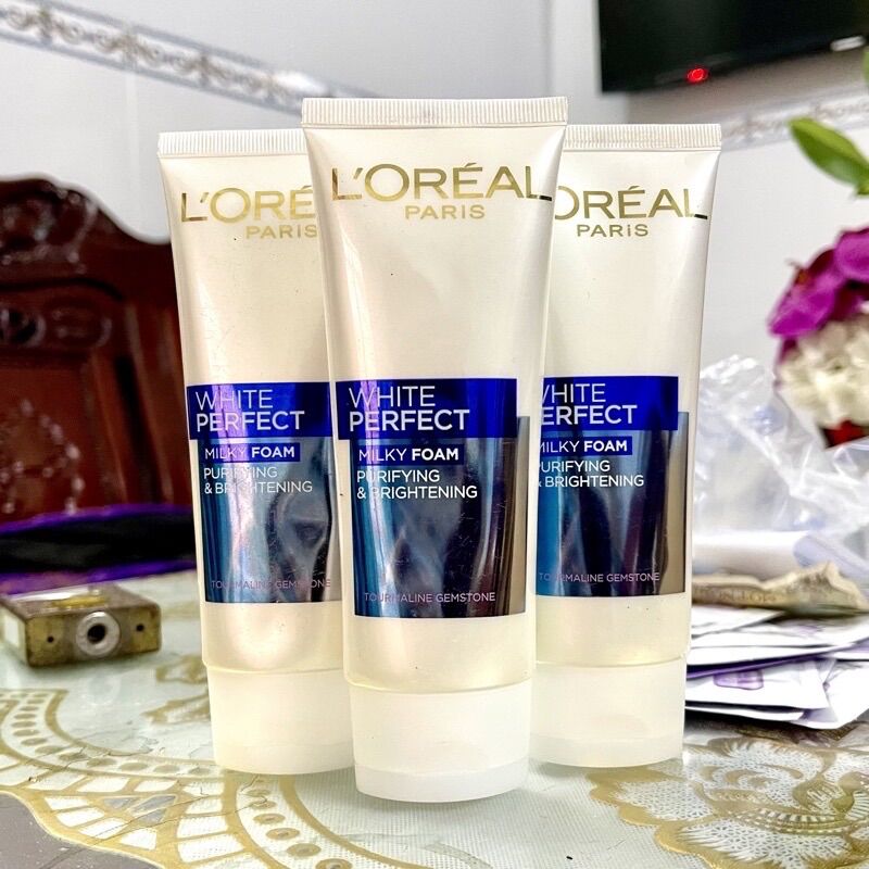 Sữa rửa mặt trắng da L'Oreal Paris Aura Perfect Milk foam purifying & brightening 50ml