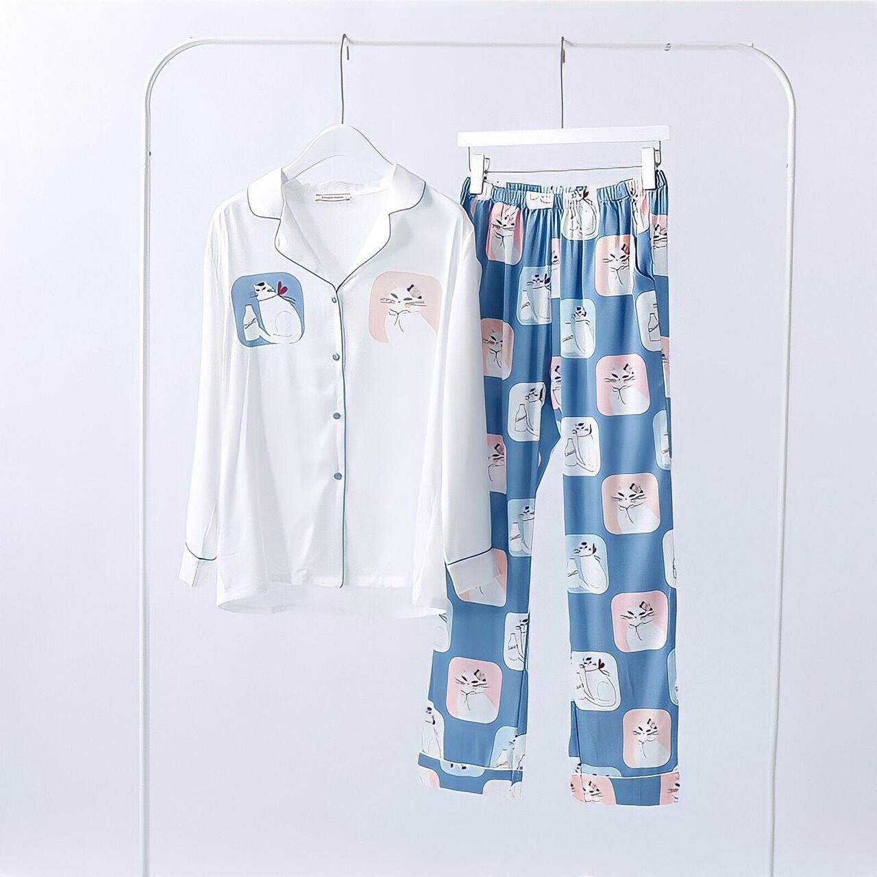 Sét bộ pyjama lụa xước tay dài quần dài.
