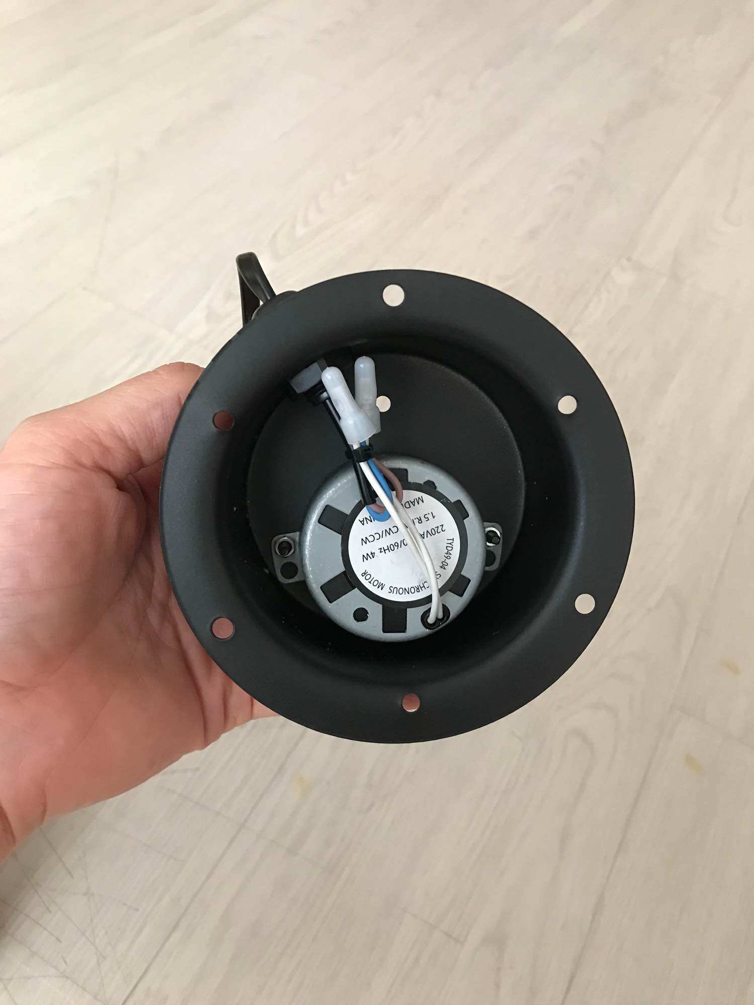 Motor xoay trái châu