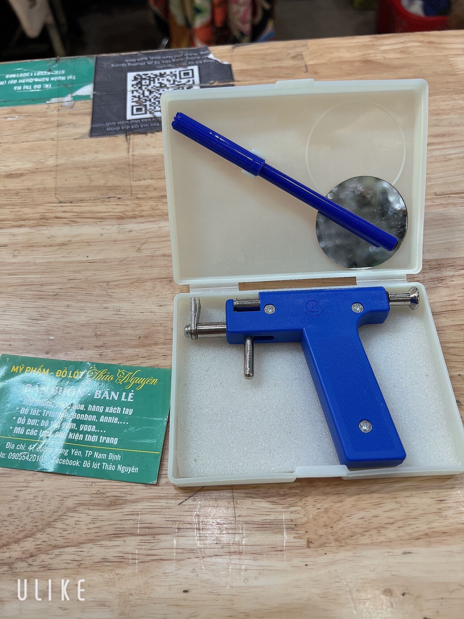 máy bấm lỗ tai , sử dụng để  bấm lỗ tai  sản phẩm thiết kế đơn giản dễ sử dụng  giá thành hợp lí nhất