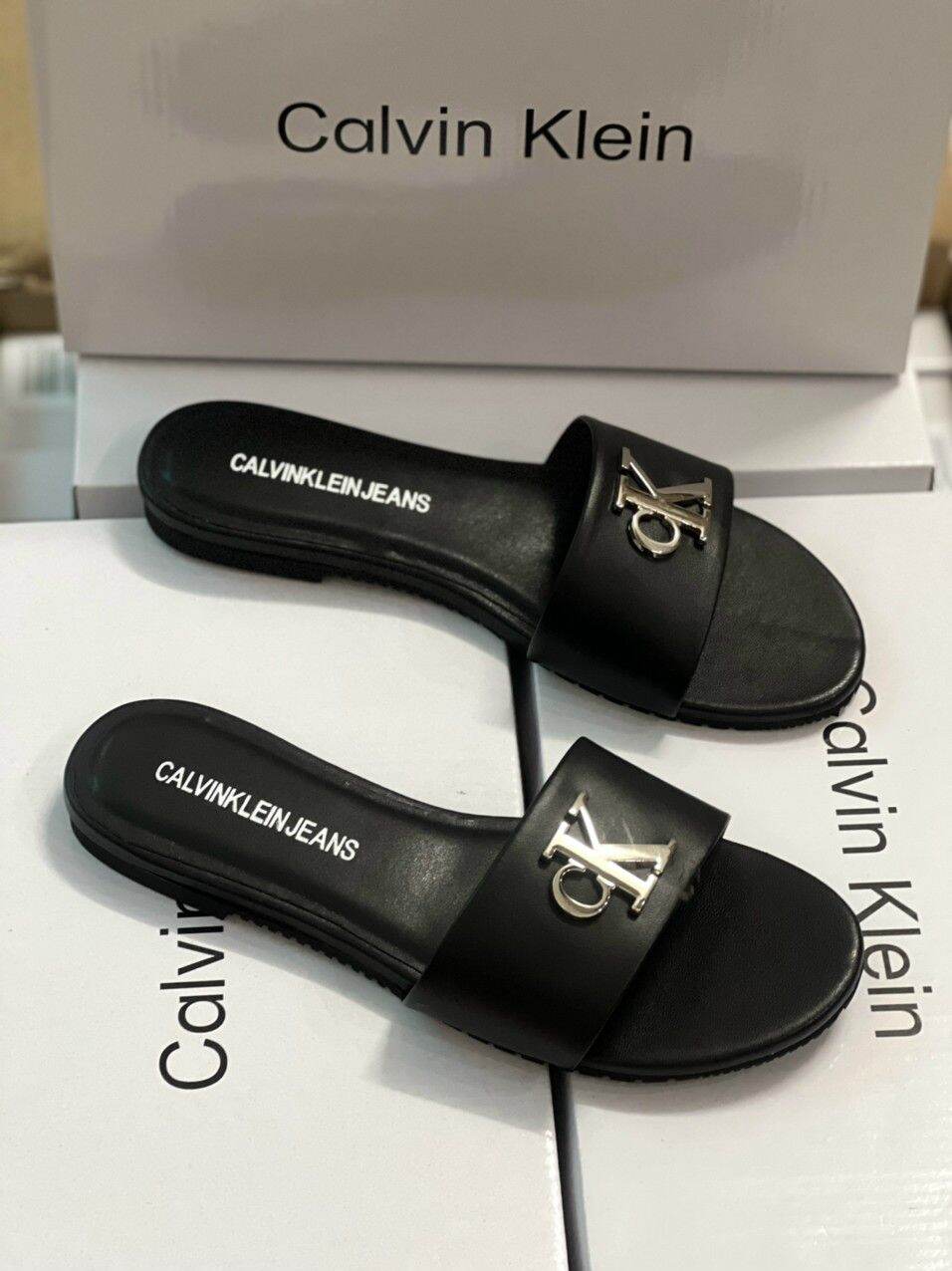 dép Calvin Klein dư xịn
