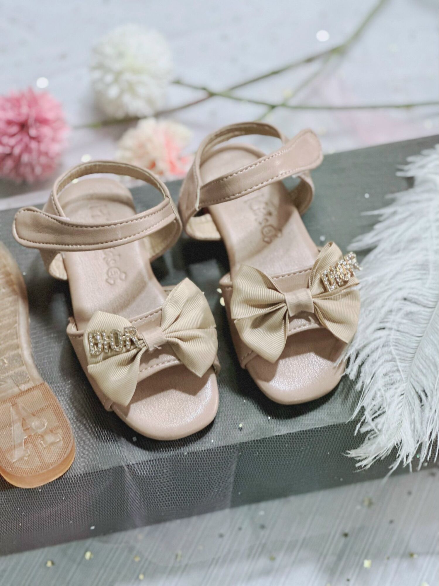 Giày sandal nơ đá di.or cho bé gái