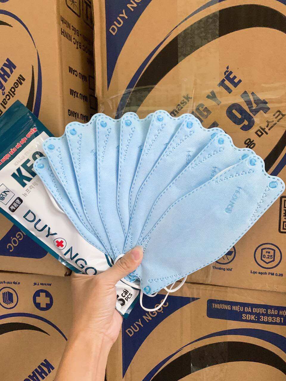 Thùng 300 cái khẩu trang kf94 Duy Ngọc
