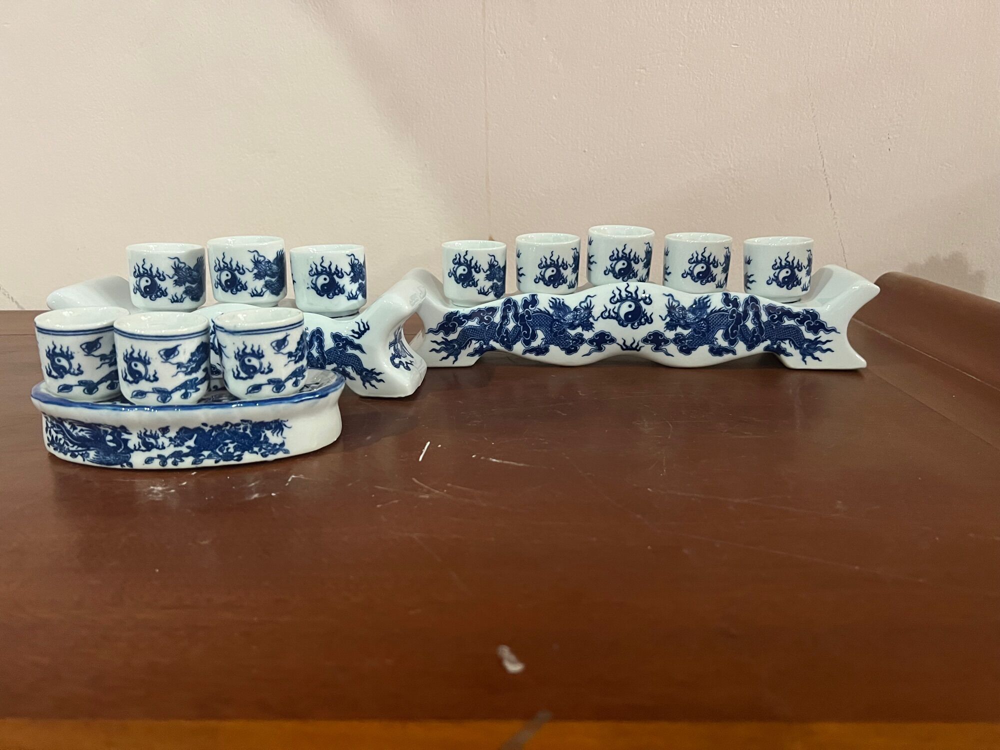 Kỷ thờ men lam: kỷ 3, kỷ 5