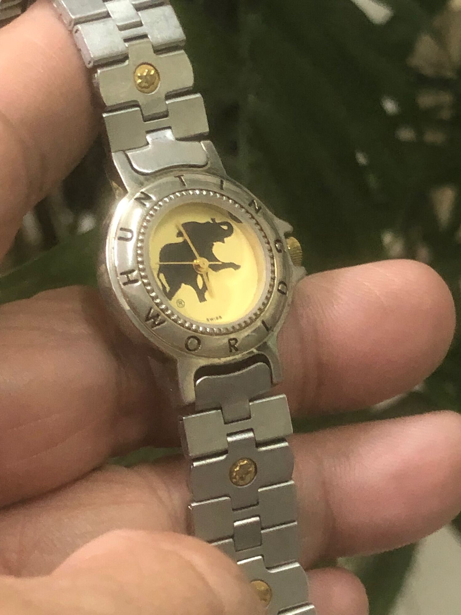 Đồng hồ nữ hunting world con voi Thụy sĩ