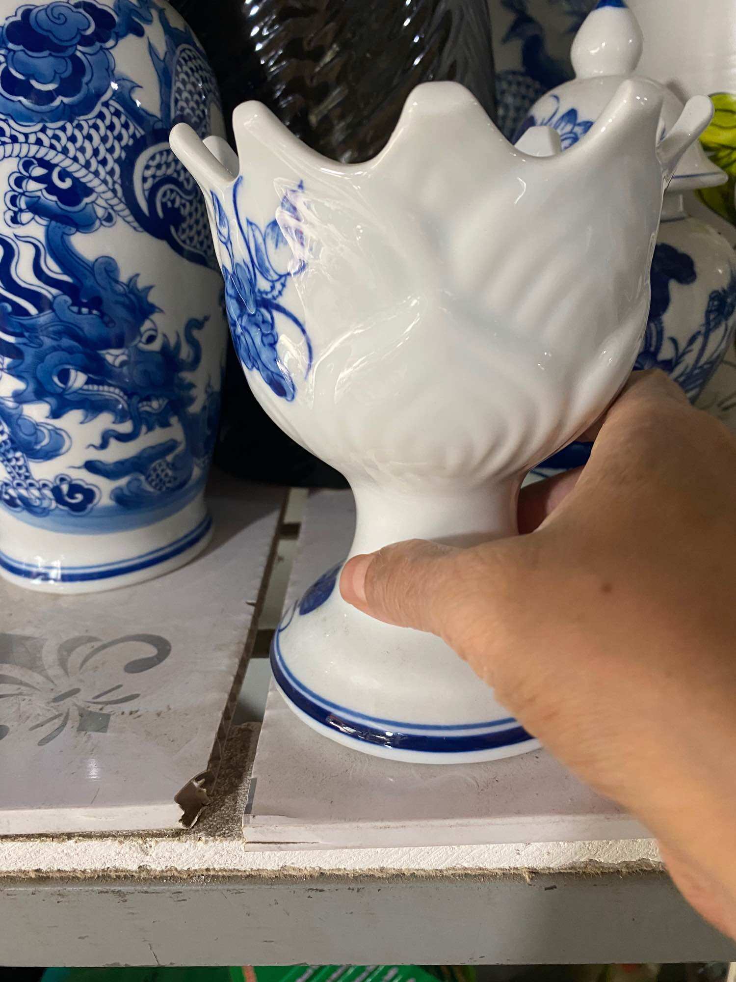 Hũ đựng quả Phật Thủ bằng gốm sứ Bát tràng