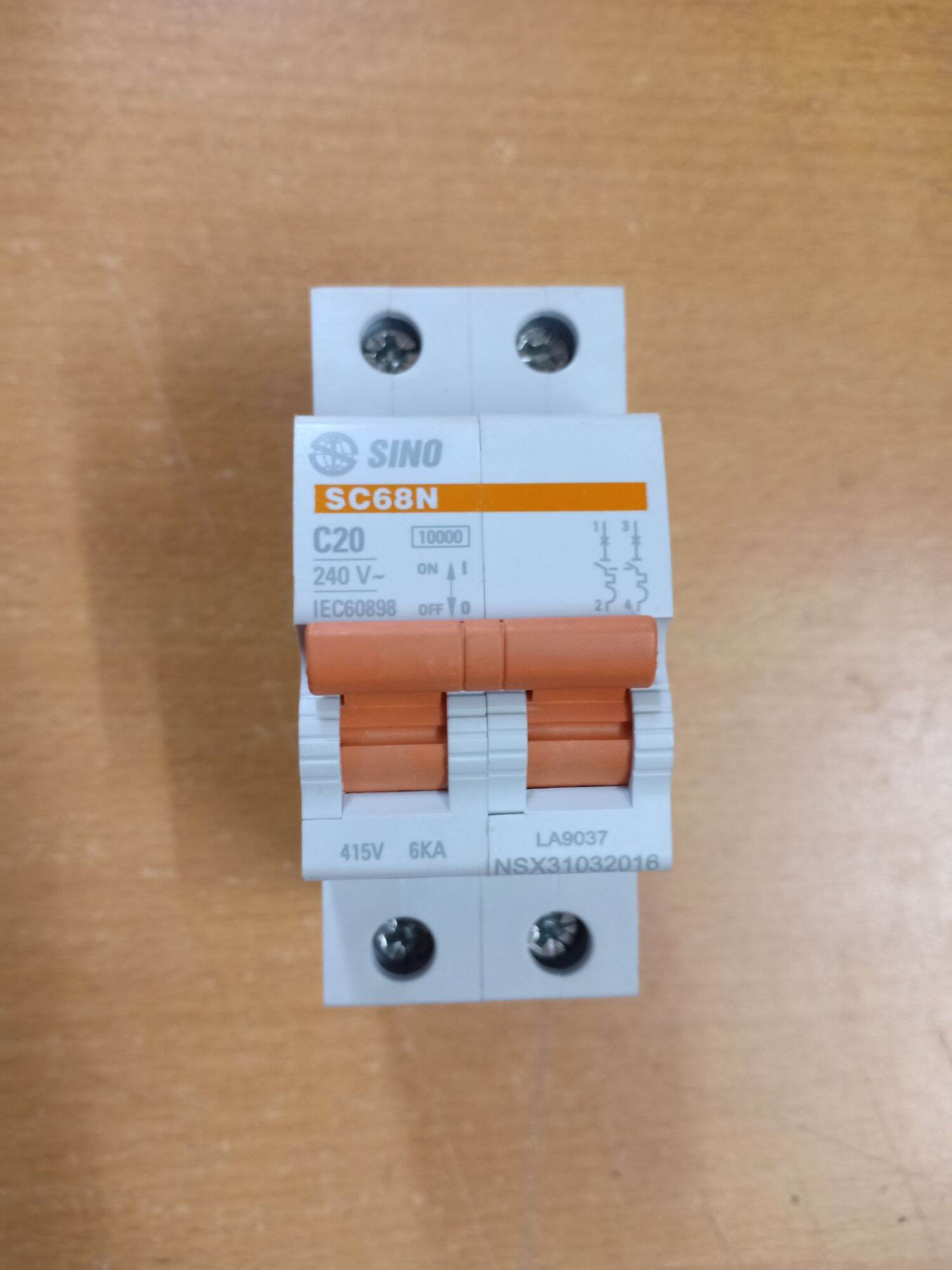Át-attomat,Cầu dao tự động 2 pha Sino
