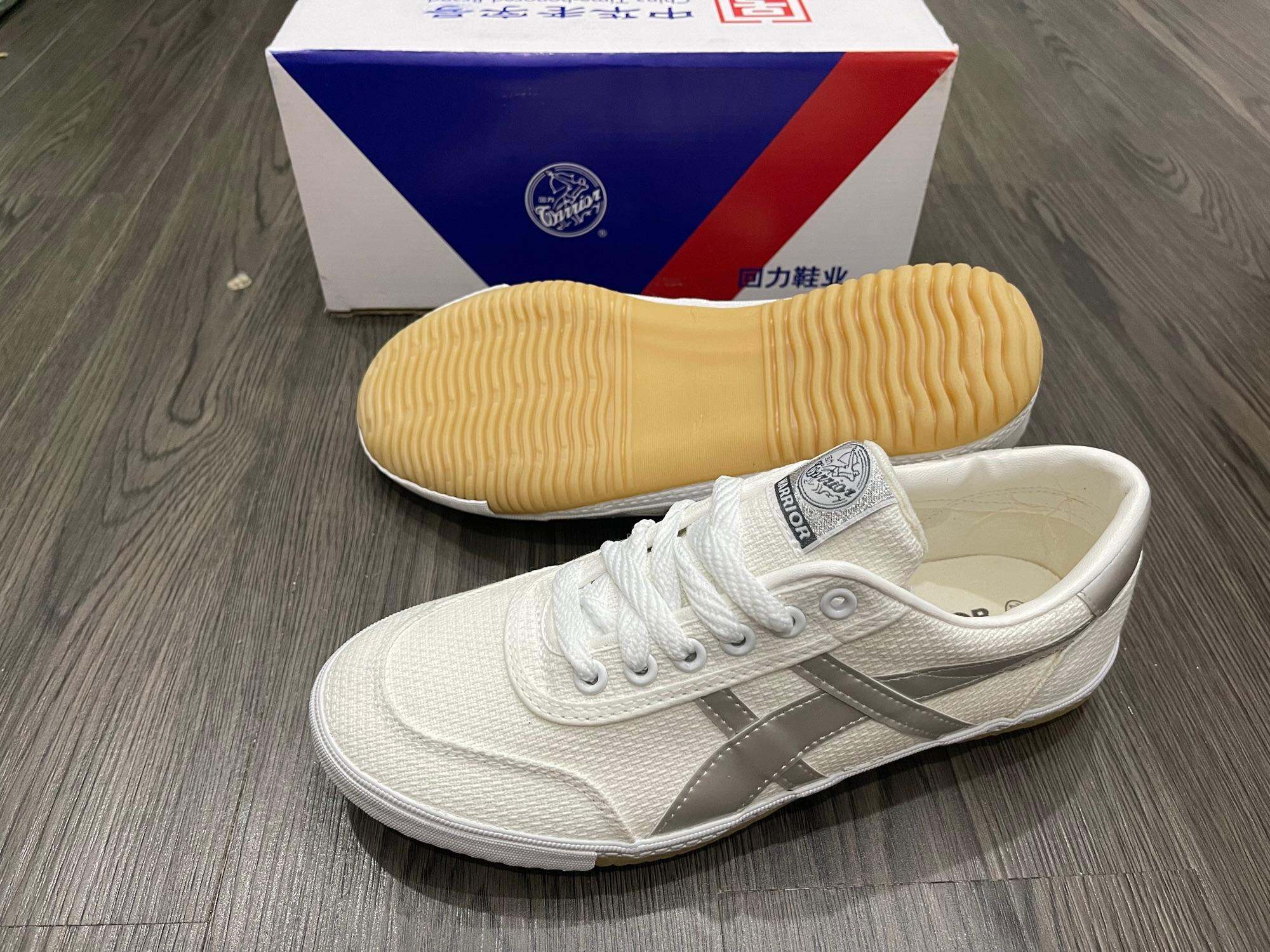 Giày Bata siêu phủi Warrior New Trắng Bạc Chính Hãng (tặng kèm lót)