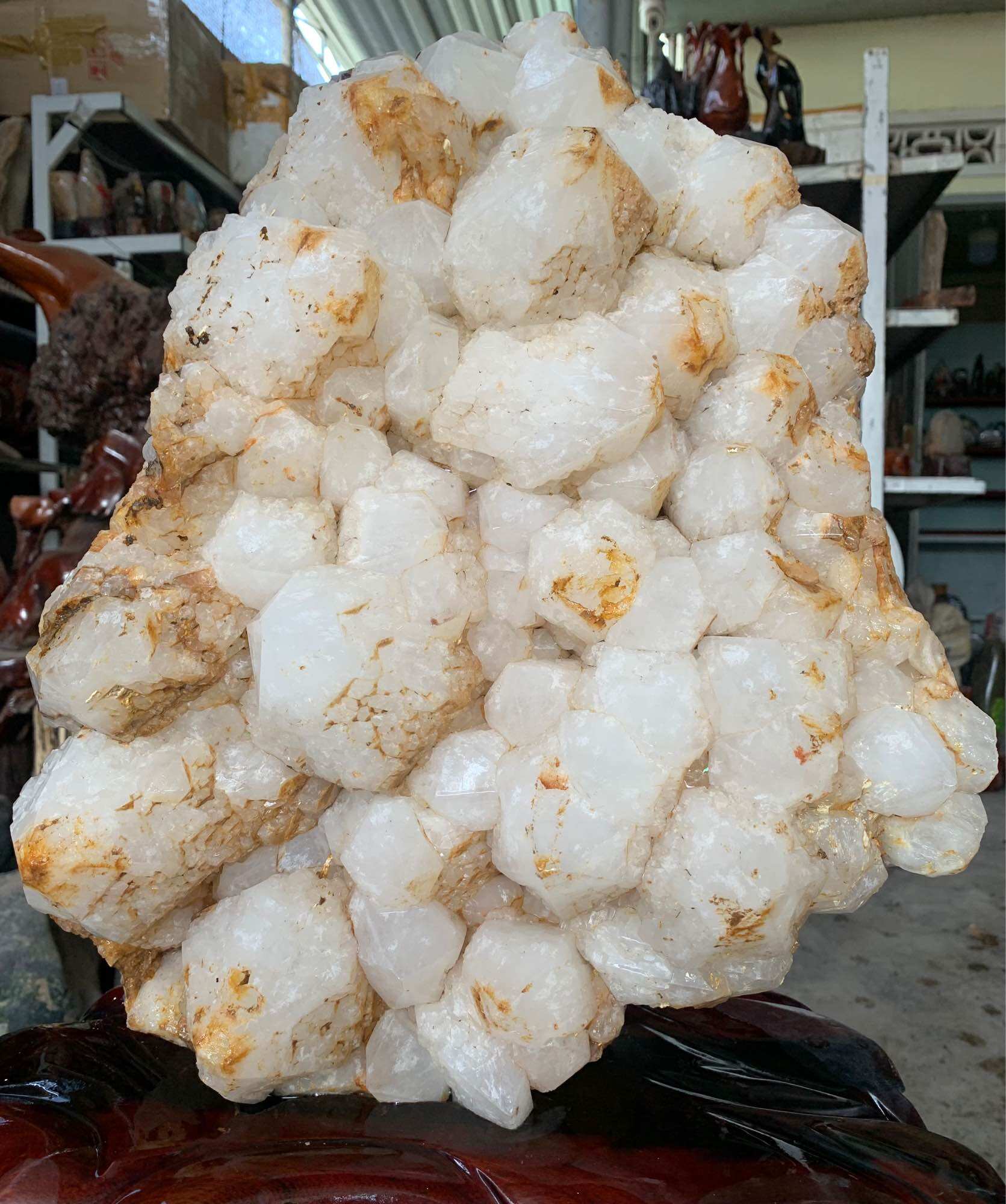 Đá thạch anh búp tự nhiên,(TA4 ,KL: 57kg,C: 53cm, R: 34cm) ...(DTA07)