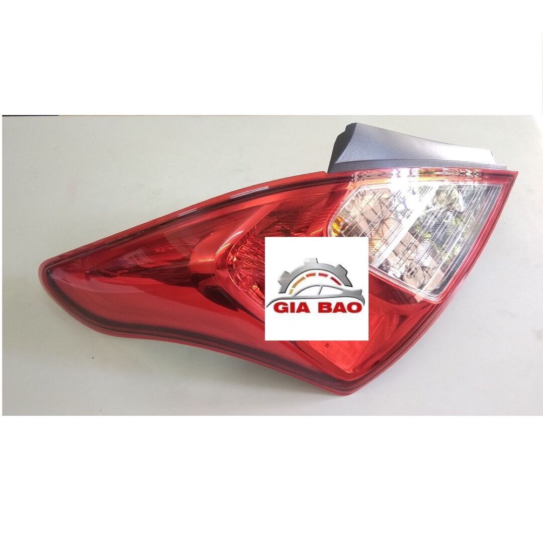 Đèn hậu nissan sunny