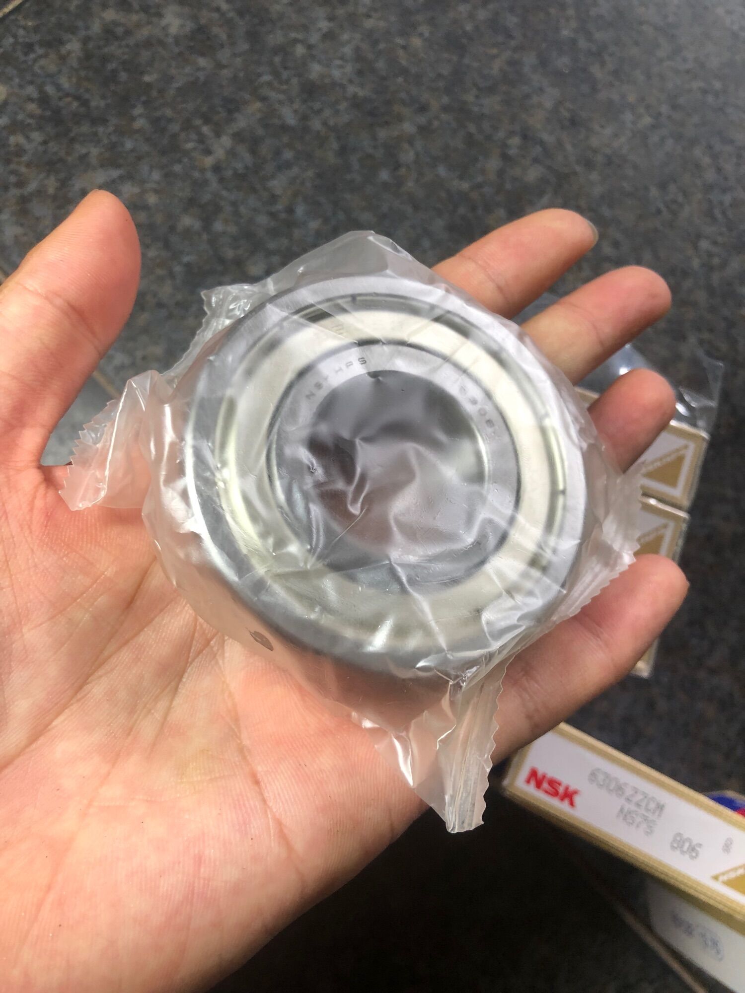 Vòng bi bạc đạn NSK 6306 japan zz