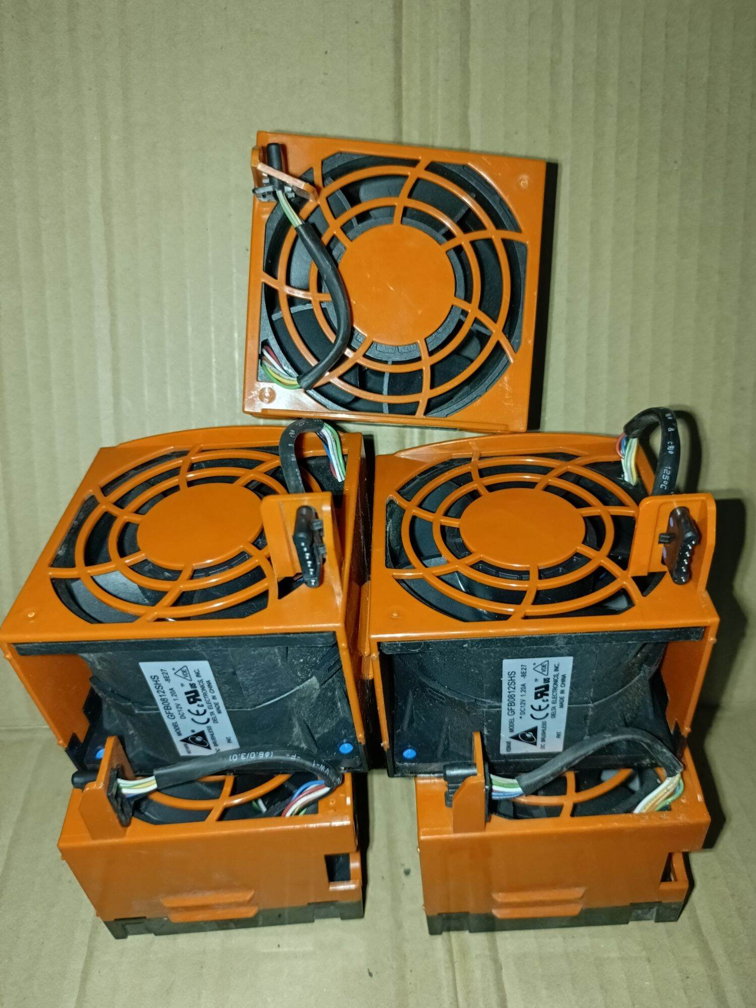 Quạt Tản Nhiệt 8x8cm~1.2A~12v