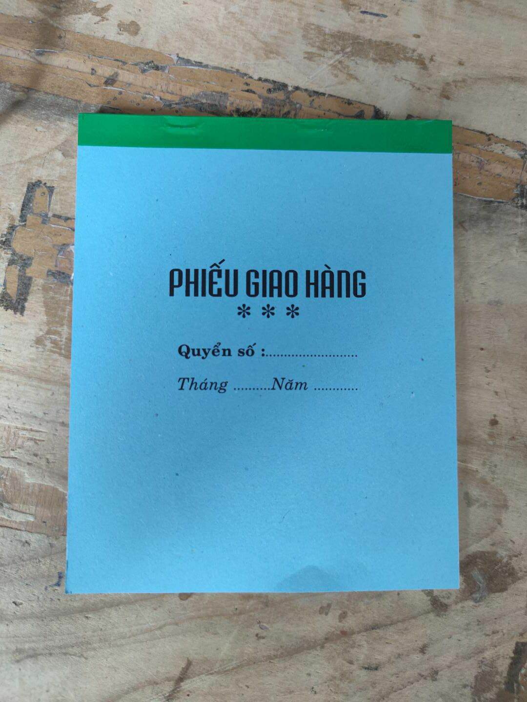 Phiếu giao hàng 1 liên và 2 liên 50 bộ - Giấy đẹp láng mịn và nhận mực tốt