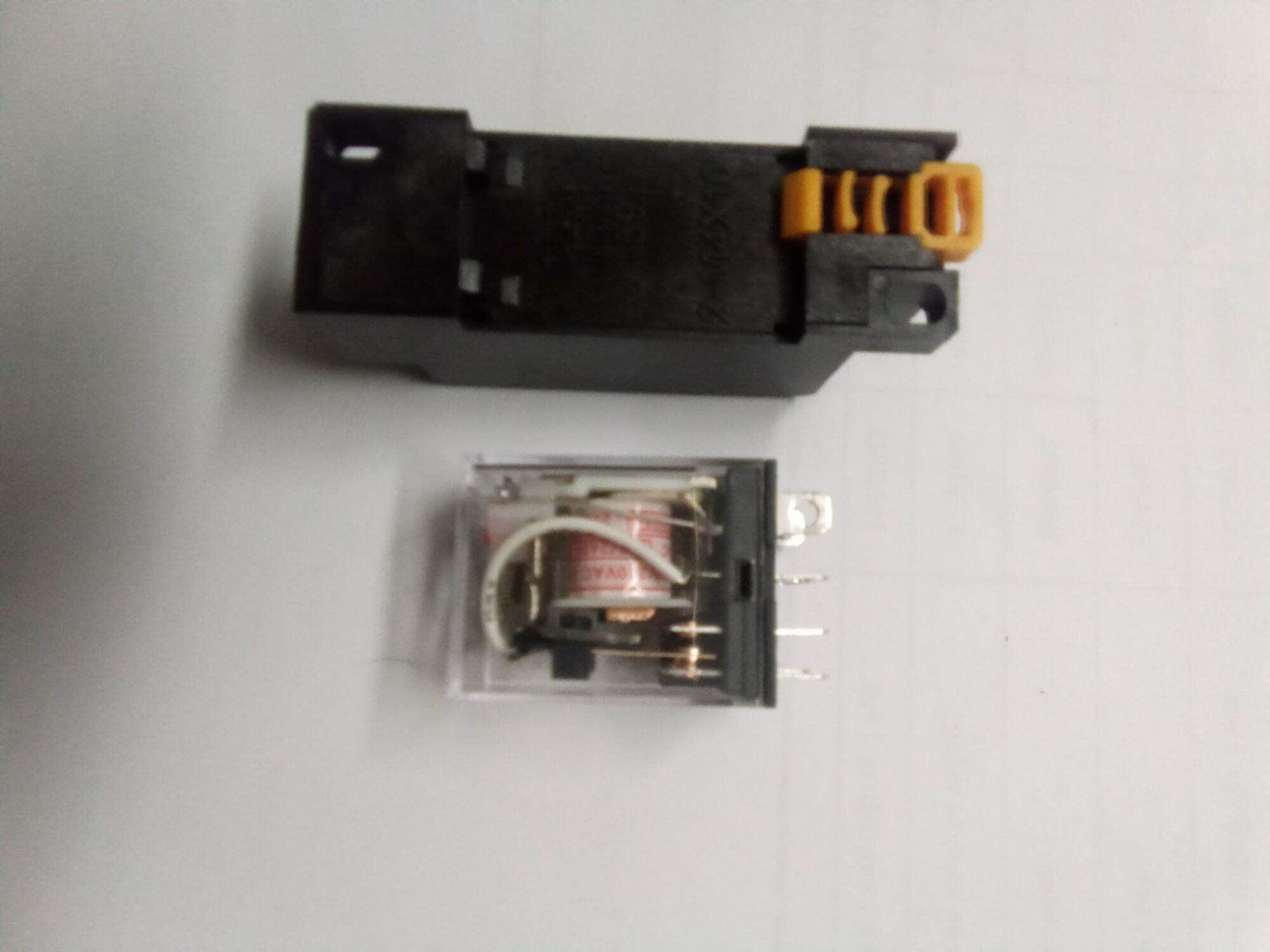 8-Pin 220V Omron Intermediate Relay
