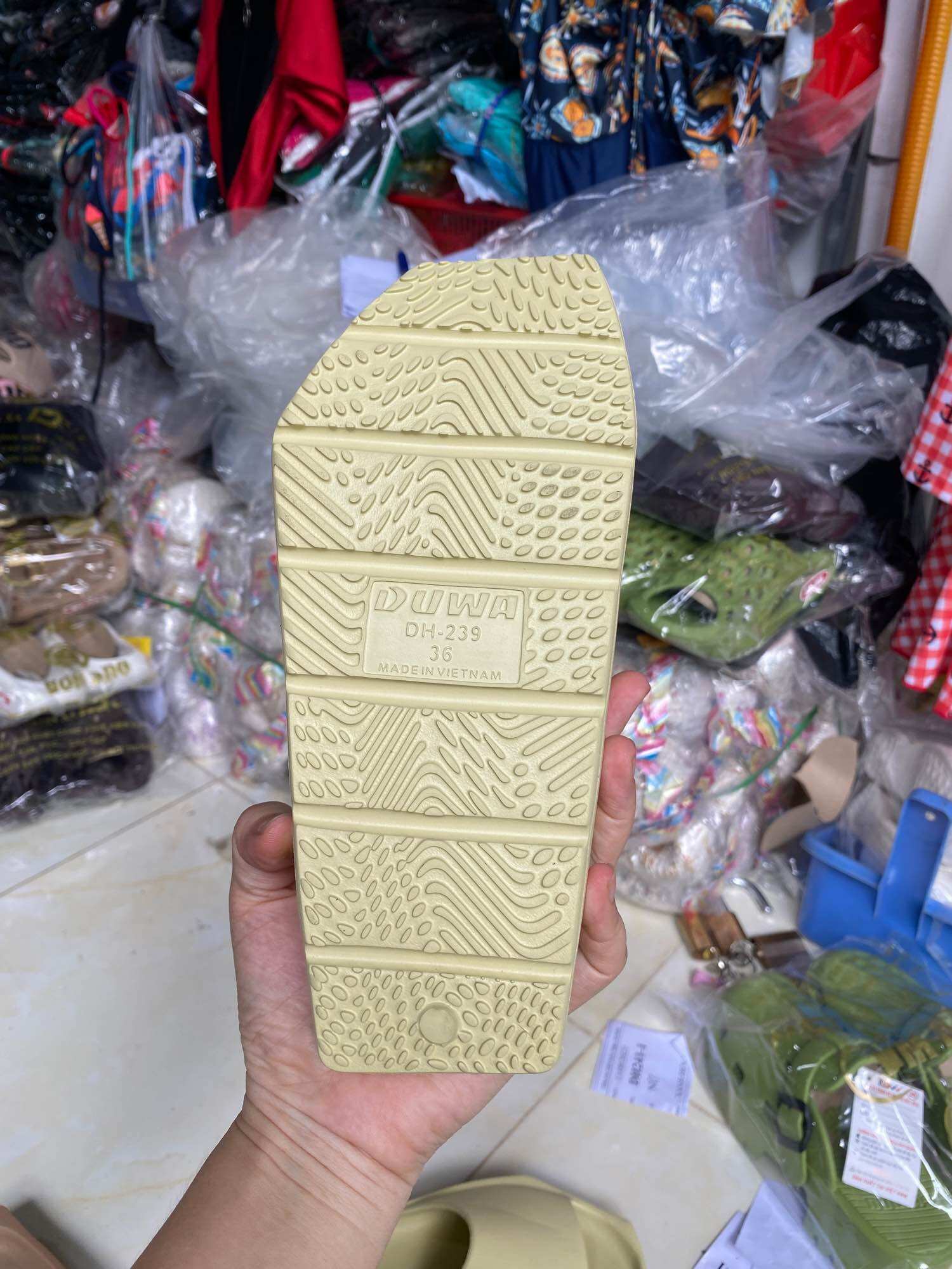 DÉP ĐÚC SIÊU NHẸ NAM NỮ 239-1 size 36-43