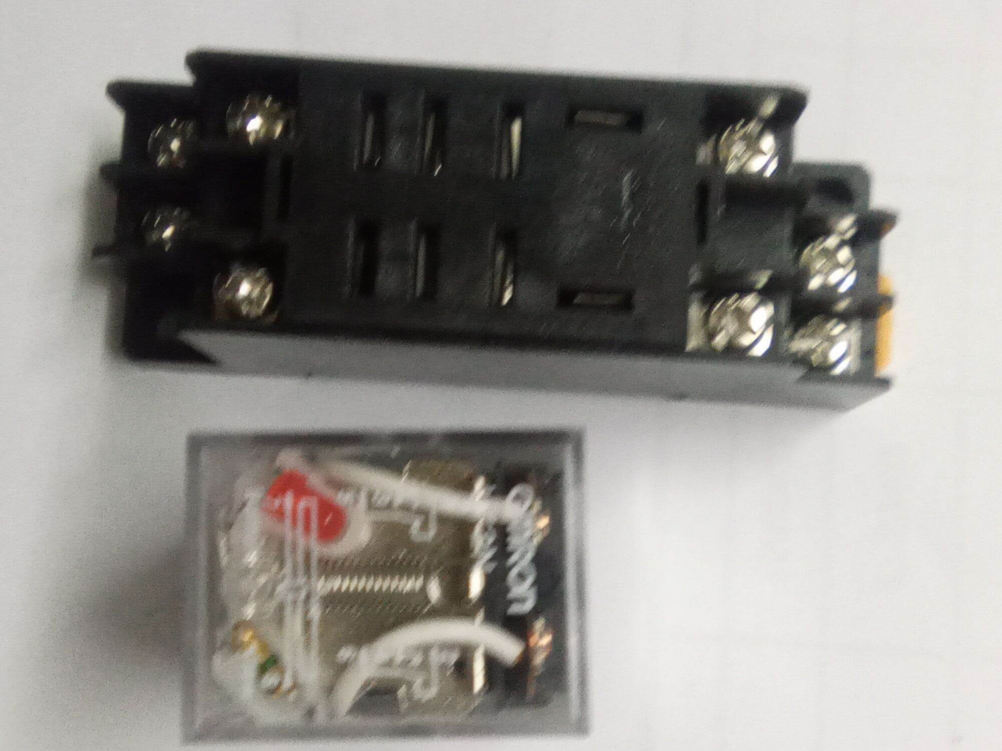 8-Pin 220V Omron Intermediate Relay