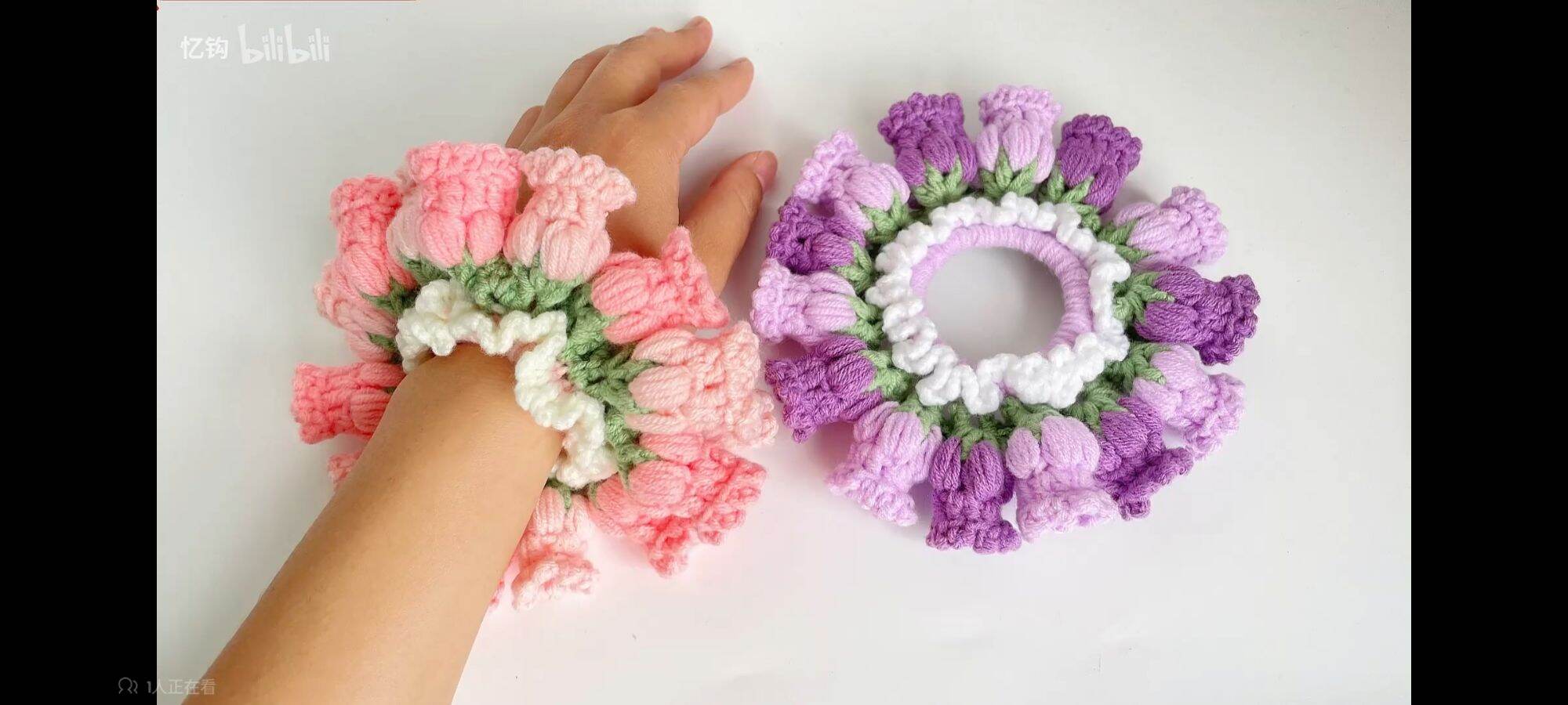 Dây cột tóc scrunchie hoa linh lan bằng len handmade