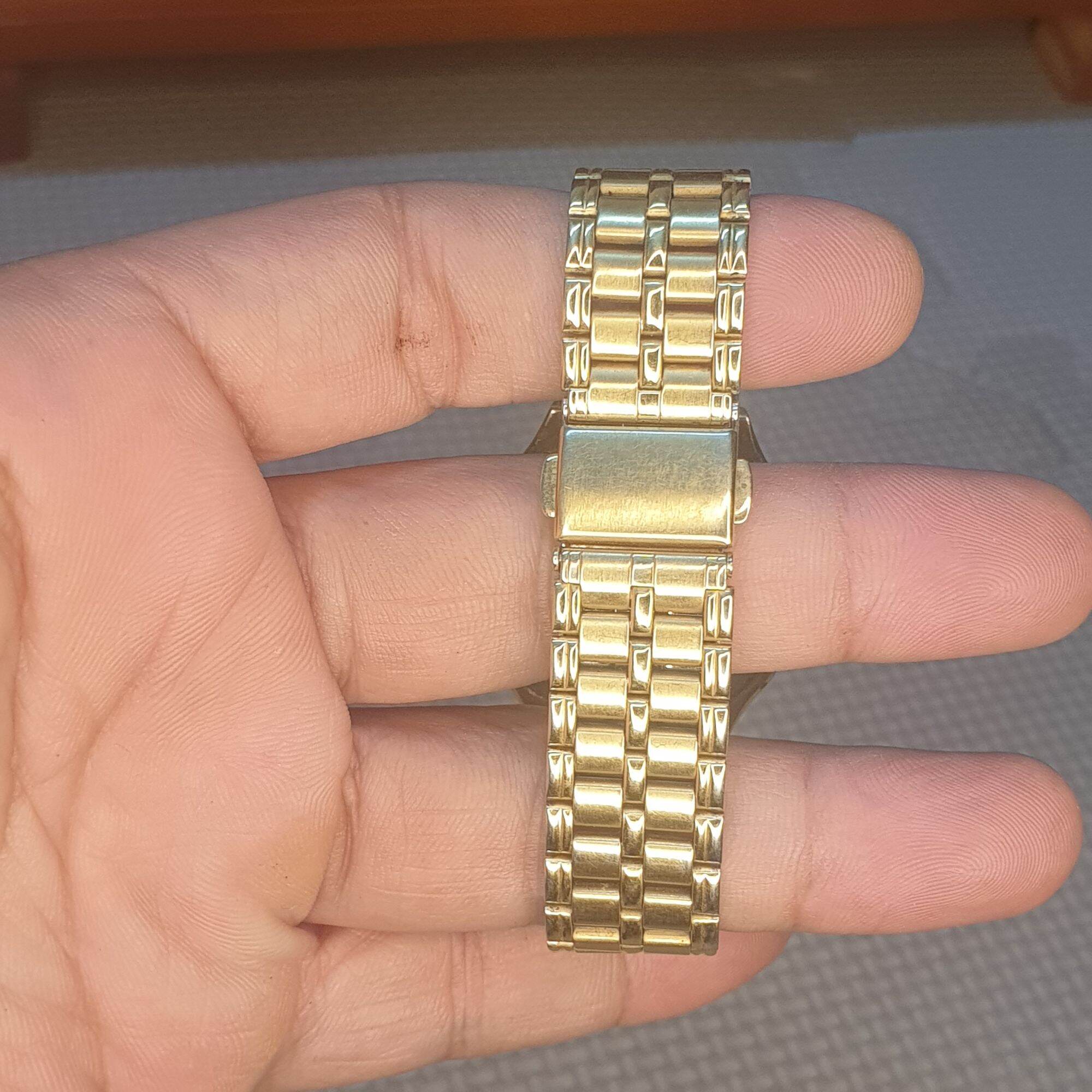 Đồng hồ nam hiệu Seiko của Nhật