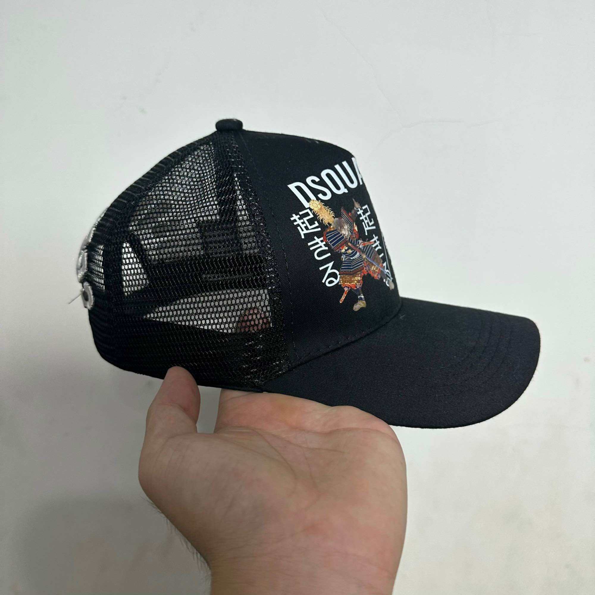 Mũ lưỡi trai nón kết phối lưới DSQ đen in trắng thêu lá cao cấp