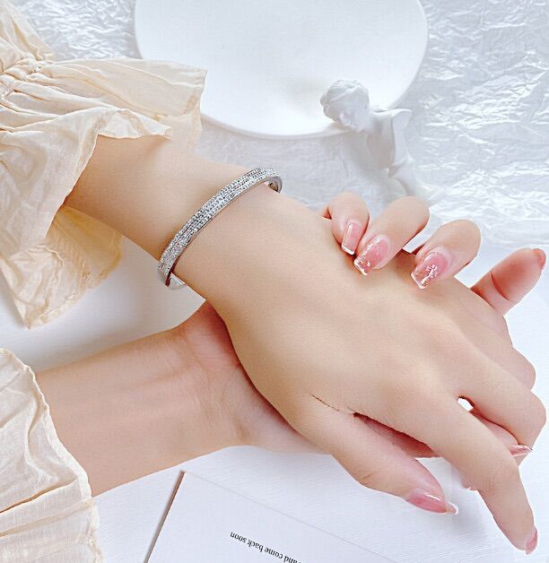 Vòng tay titan 3 hàng xoàn (màu trắng/vàng/vàng hồng)
