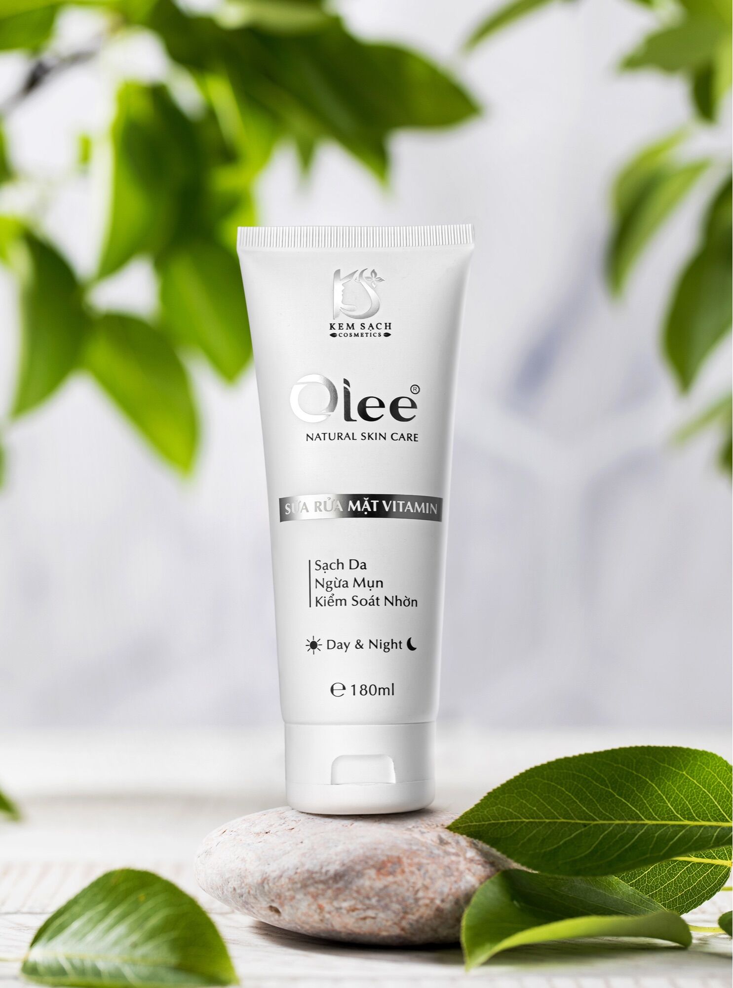 Sữa rữa mặt vitamin olee