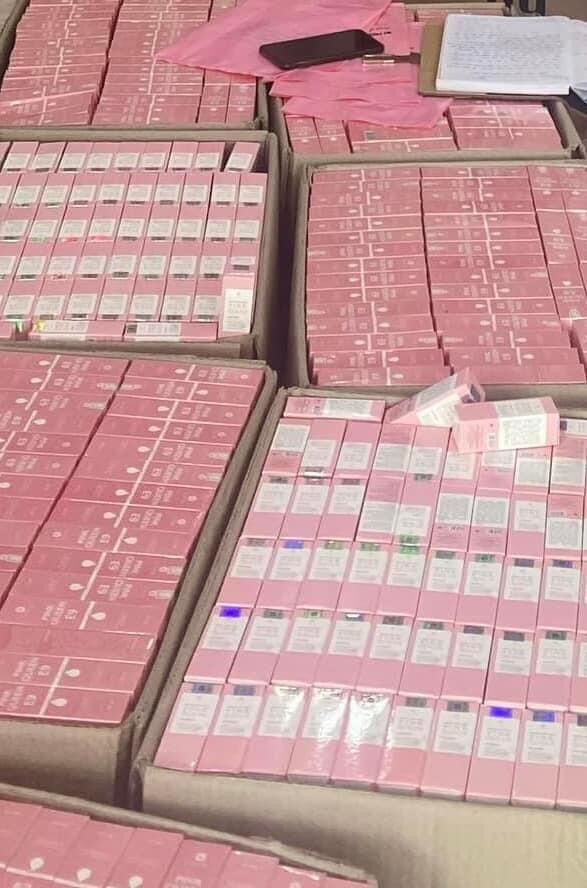 Son Lì Pink Queen Đỏ Nâu
