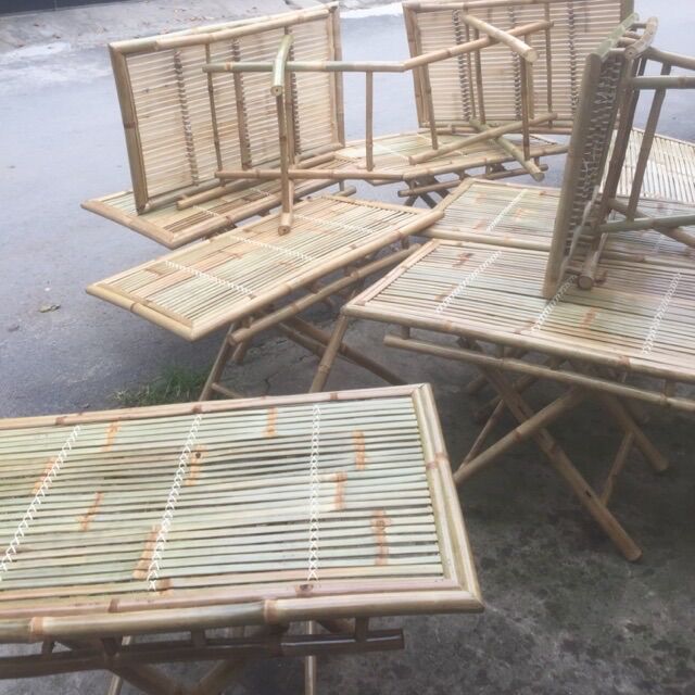 Bộ bàn ghế tre phủ bóng