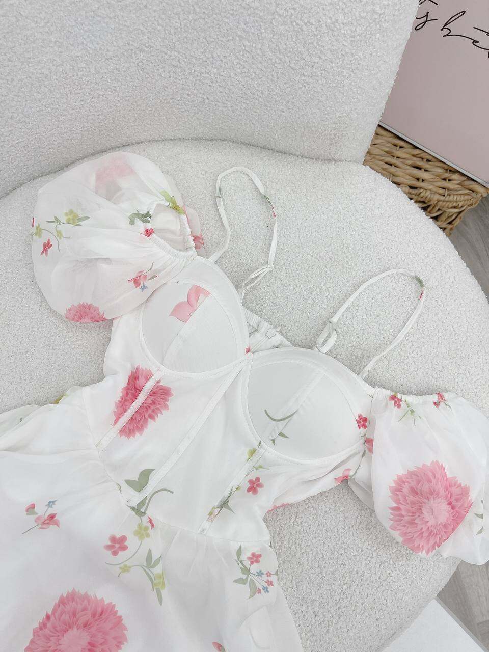 ĐẦM MAXI TRẮNG NỀN HOA 2S RỚT VAI CÚP NGỰC