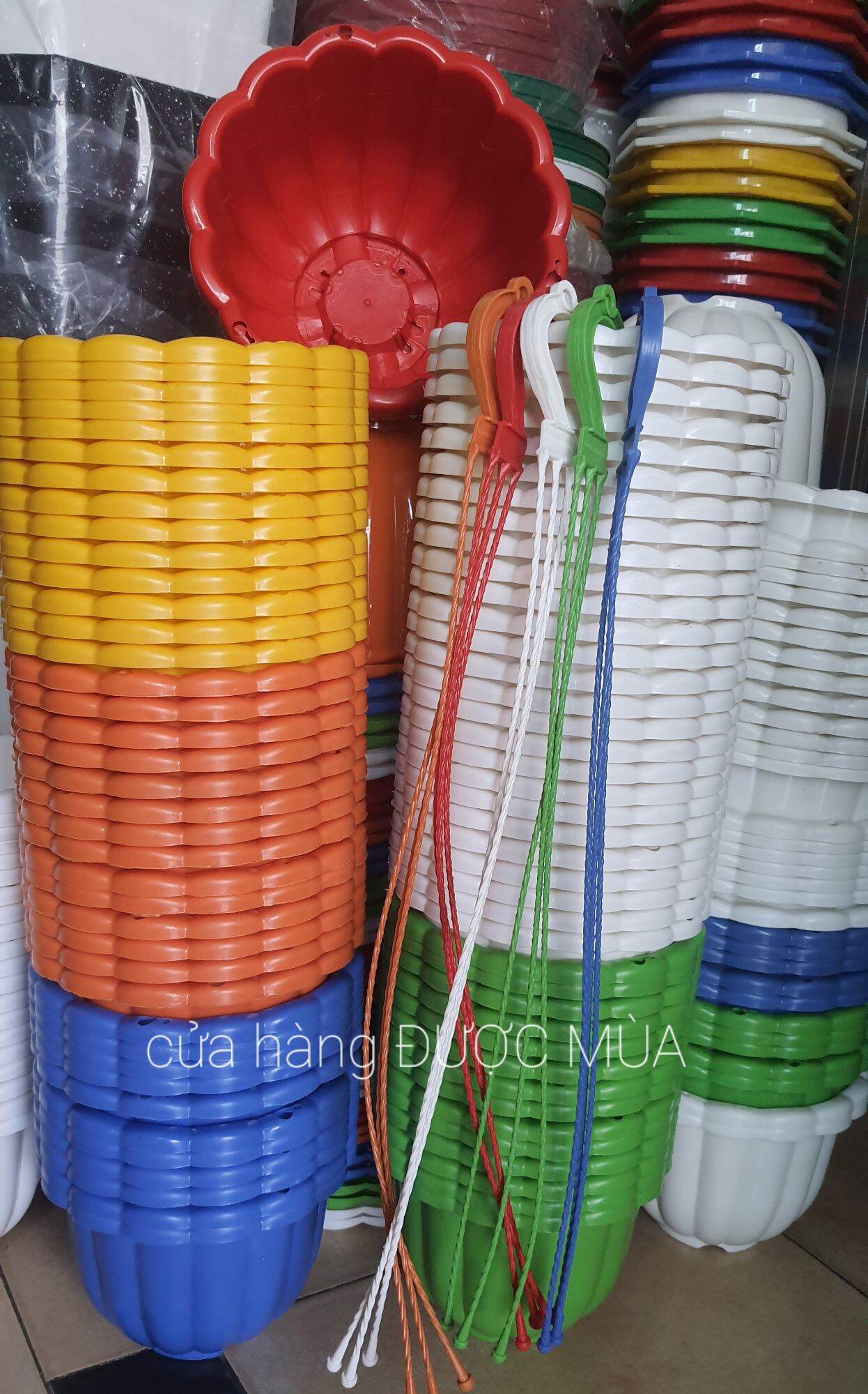 Combo 20 chậu treo nhựa kiểu bí trồng hoa kiểng - đường kính 18cm cao 13cm. chậu kèm dây treo