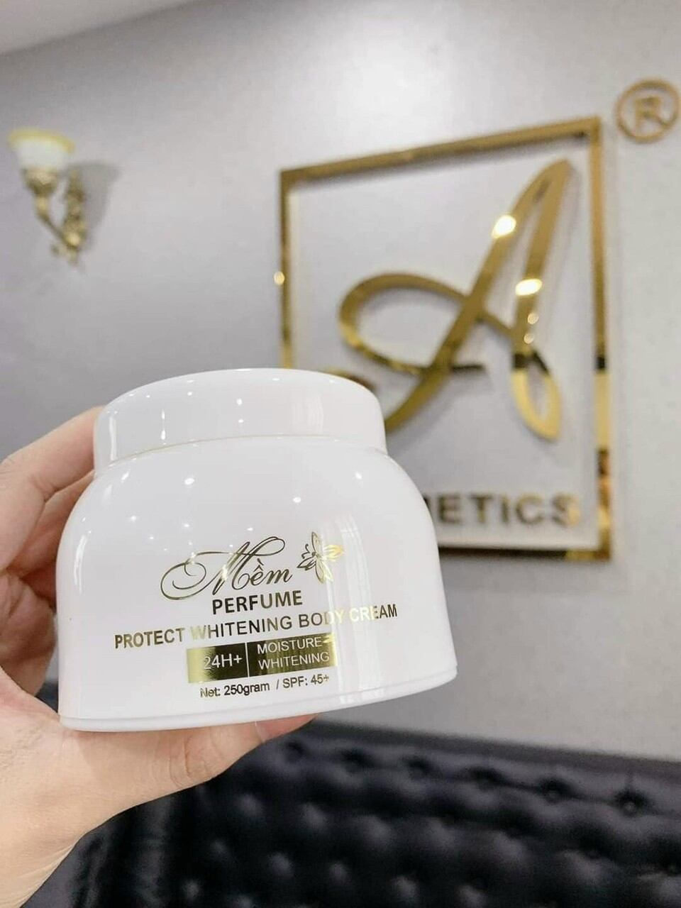 Kem body mềm mẫu mới