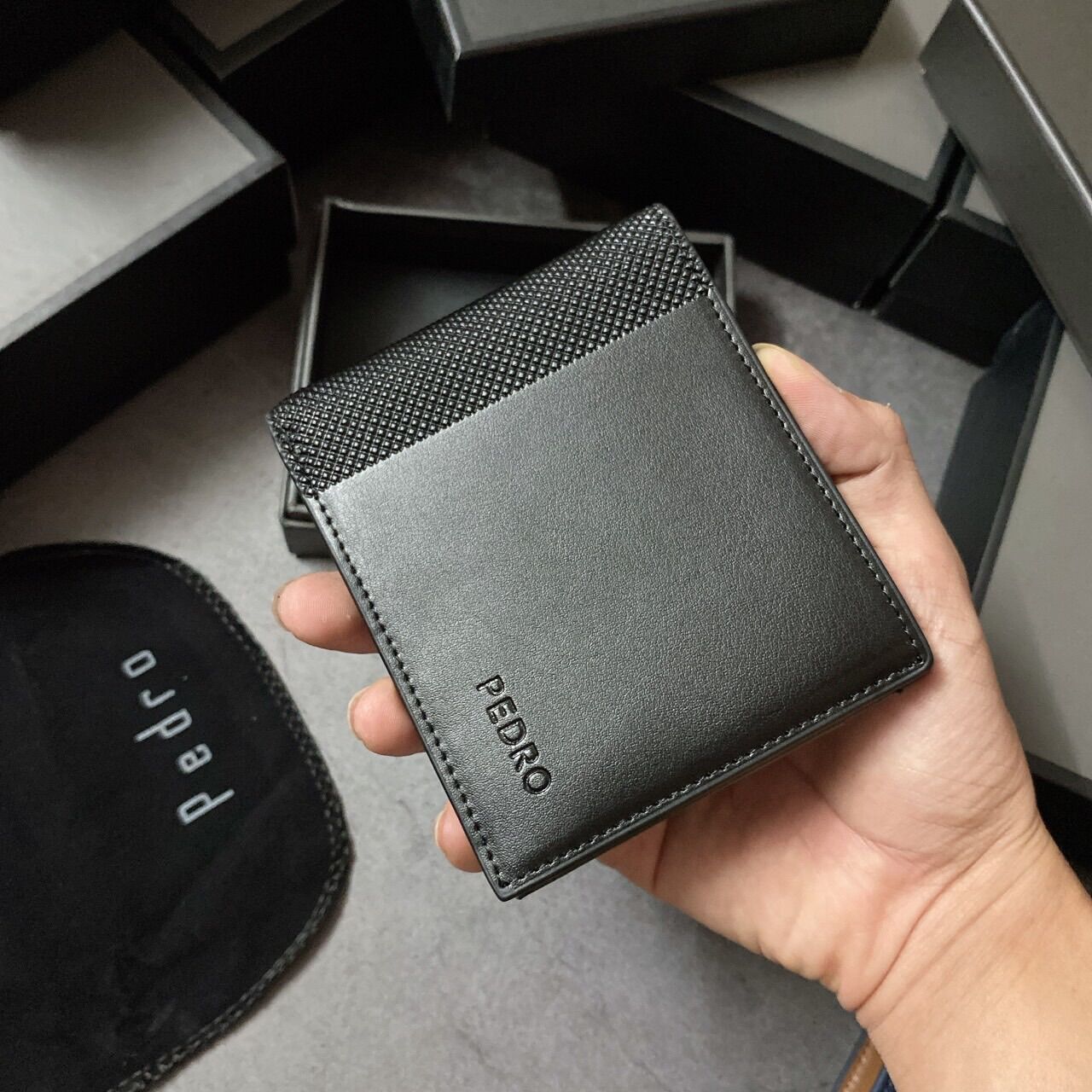 Bóp da nam Pedro- màu đen phối xanh rêu - Da mềm nhiều ngăn