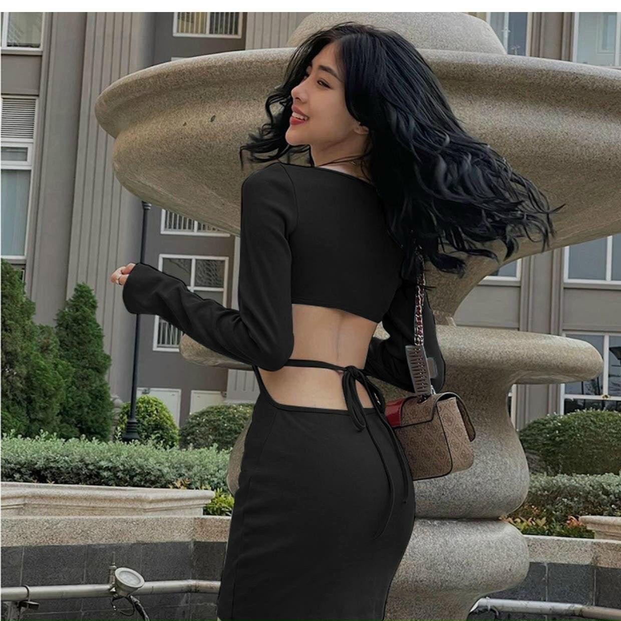 ĐẦM BODY TAY DÀI HỞ LƯNG SEXY