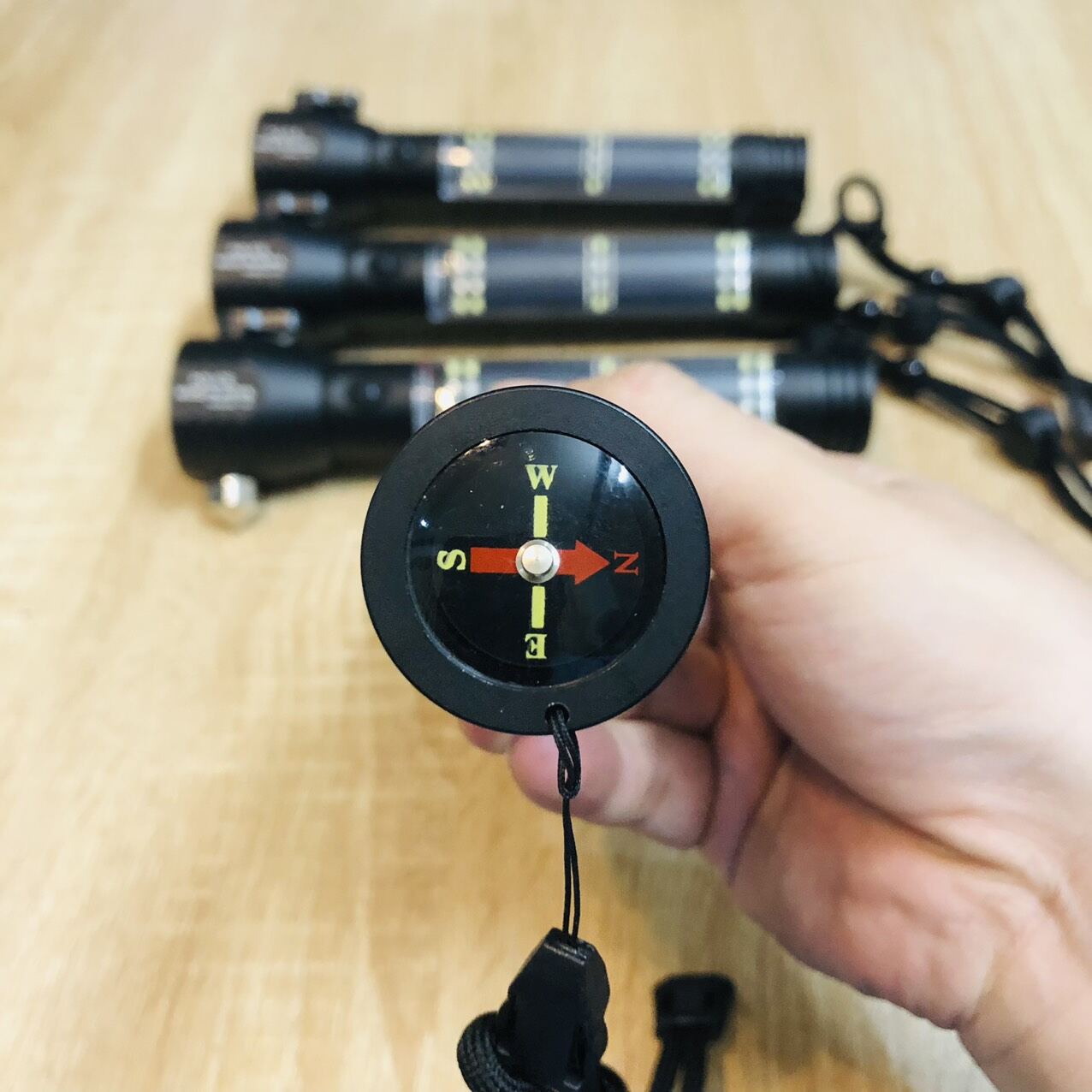 Đèn pin siêu sáng 12 chức năng hàng Nhật