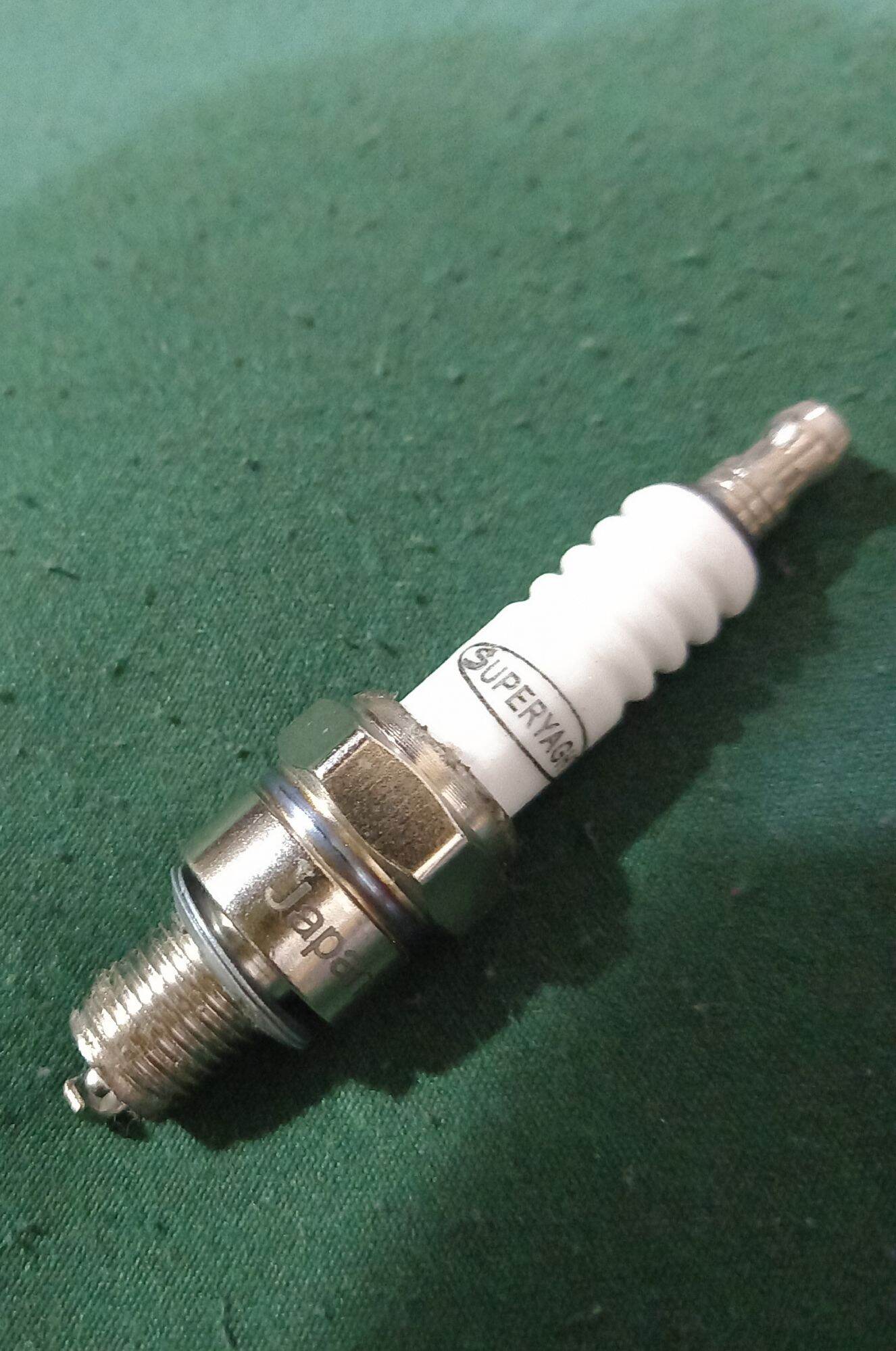 Bugi Nhật Nhập Khẩu  chân ngắn  Giá 1 Cái