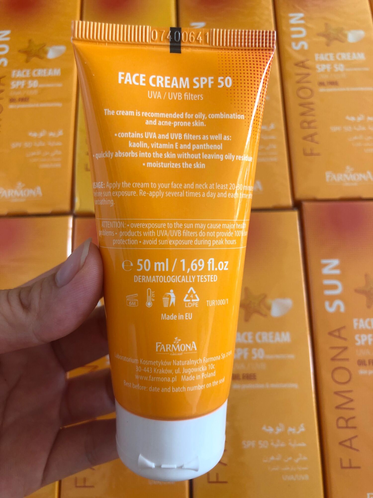Kem chống nắng Farmona Sun Face Cream Oil Free Spf50 cho da dầu, đảm bảo cung cấp các sản phẩm đang được săn đón trên thị trường hiện nay