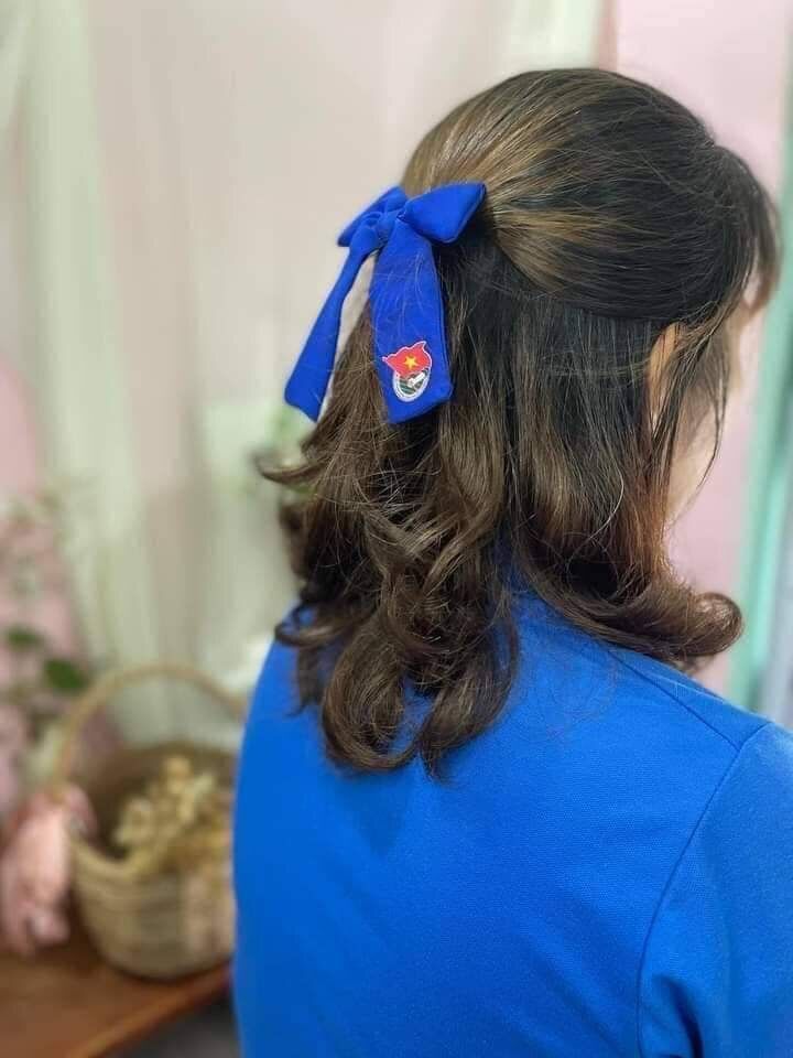 KẸP TÓC ĐOÀN THANH NIÊN