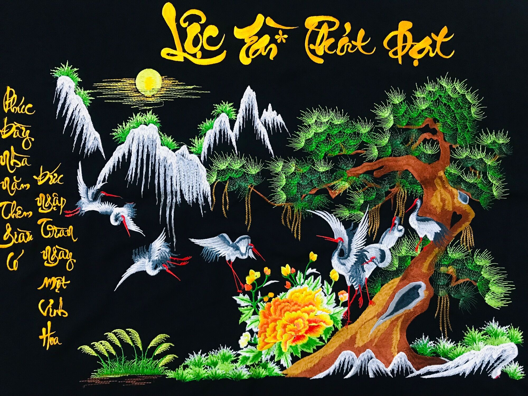 . bức tranh lộc tài phát đạt là tranh "đã thêu sẵn" về chỉ việc đóng khung.