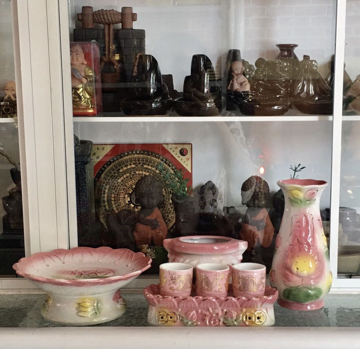 Đĩa đựng trái cây, bánh kẹo trưng bàn thờ, hình trái đào hồng