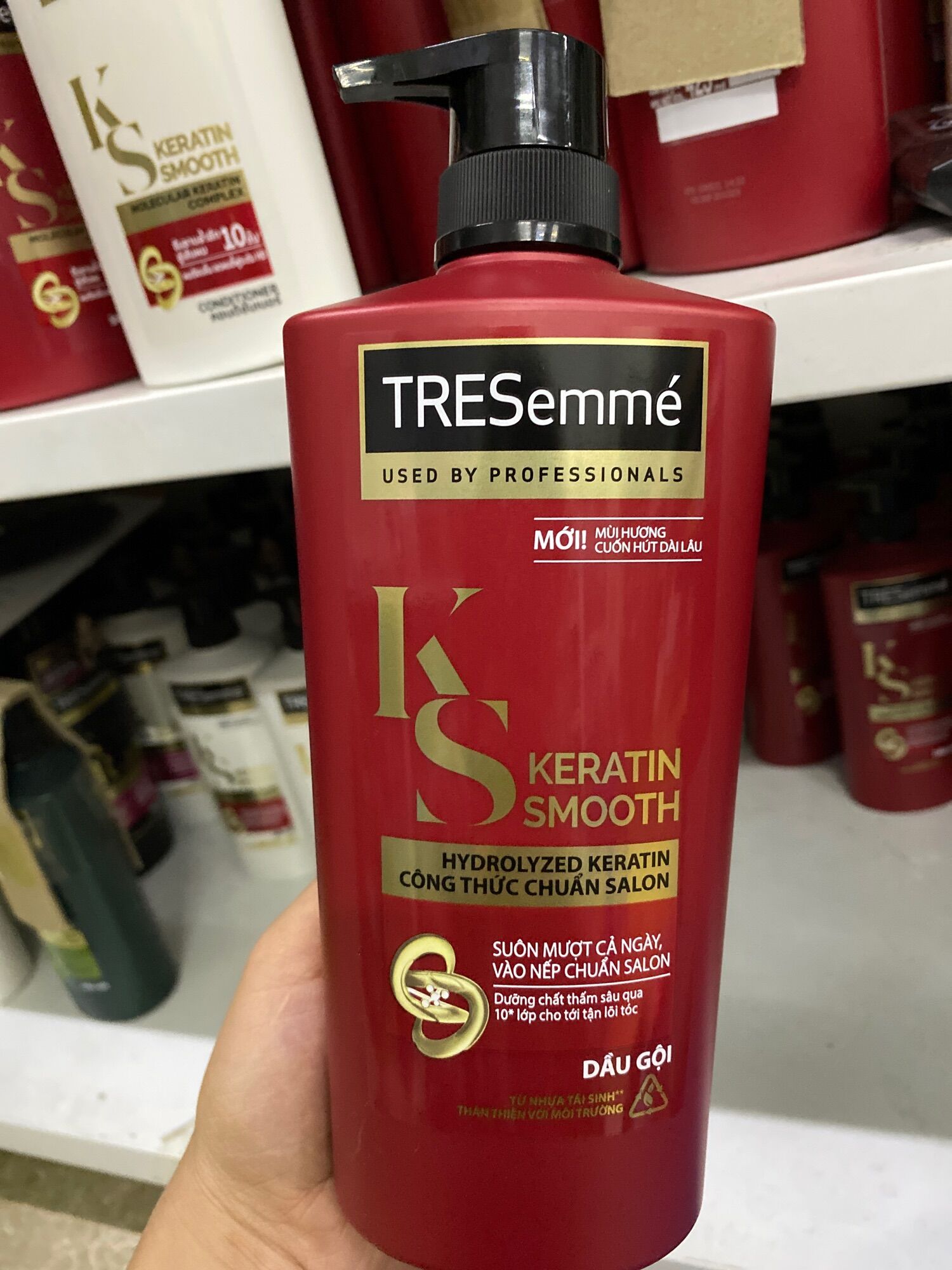 Dầu Gội tresemme keratin smooth 640G ( mầu đỏ)