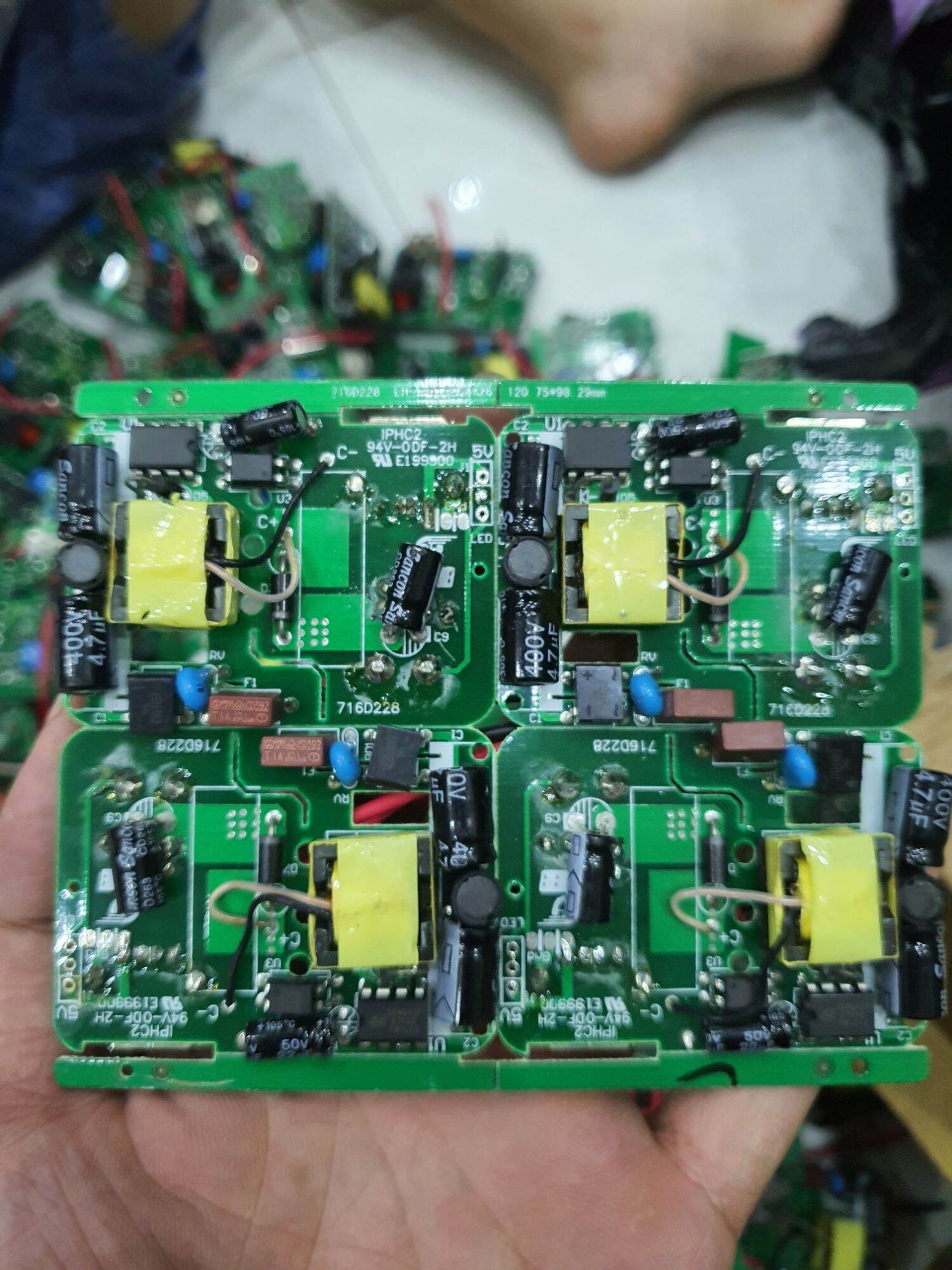 Mạch nguồn không vỏ 5V 2A có cổng USB điều khiển bằng nút nhấn NU5V