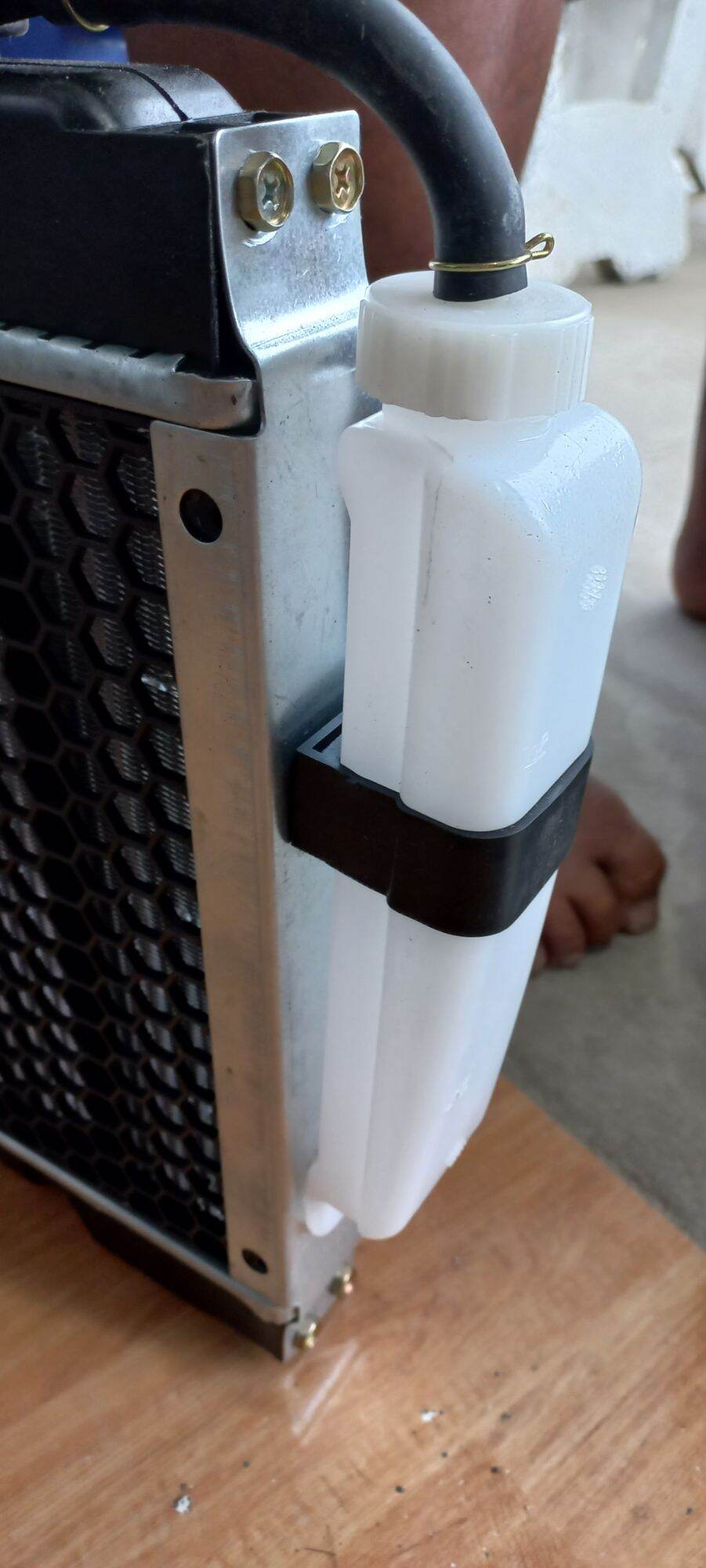 KÉT NƯỚC XE BA GÁC
