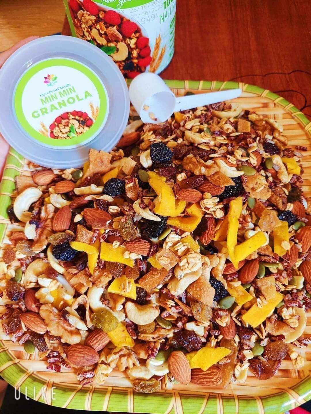 Ngũ cốc hạt min min granola