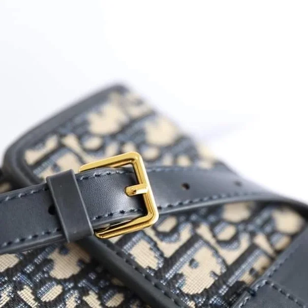 DIOR MONTAIGNE SPSL
size 24cm