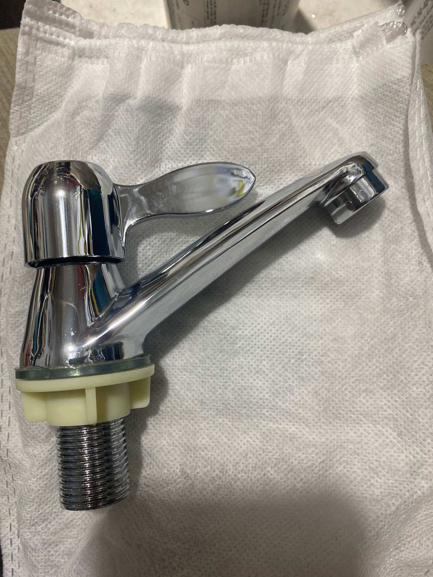 vòi lavabo lạnh