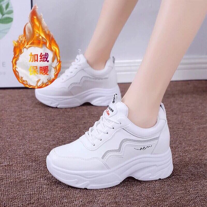 GIẦY THỂ THAO VẠCH SÓNG K.0