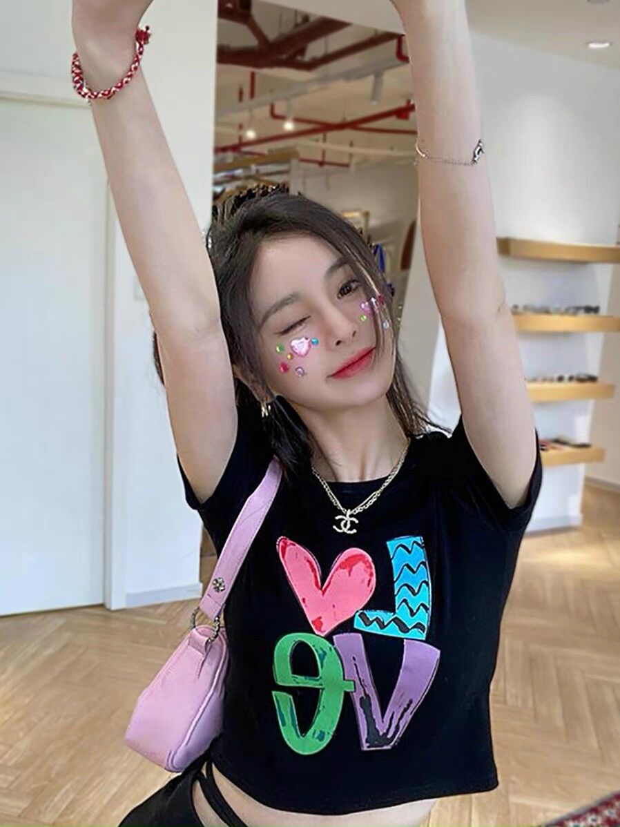 Áo croptop LOVE BG