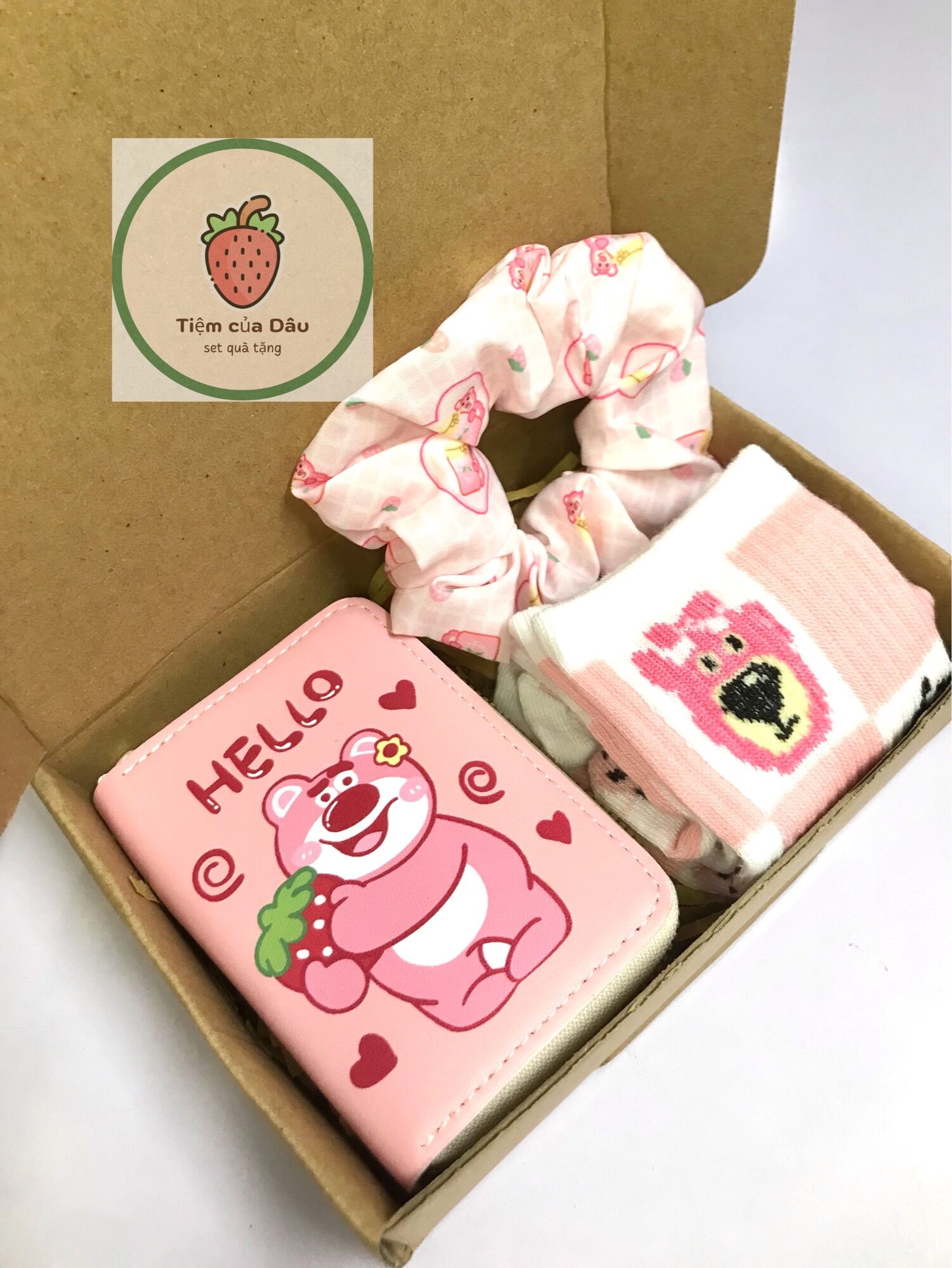 Set quà tặng ví phụ kiện gấu dâu