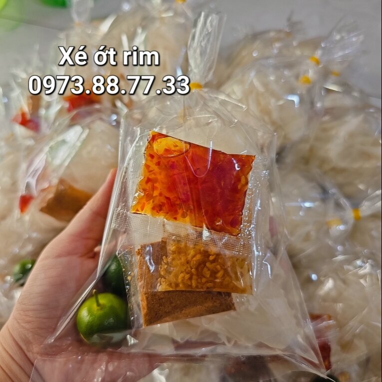Bánh tráng phơi sương muối sặc ớt rim siêu cay