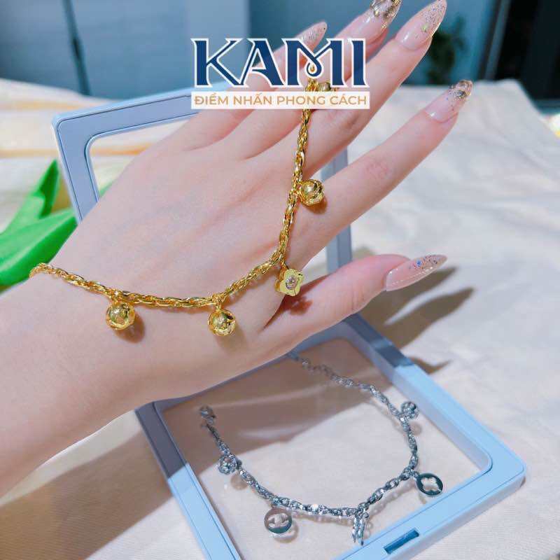 Lắc tay titan xoắn nhỏ gắn charm không đen không gỉ Kami charm ngẫu nhiên