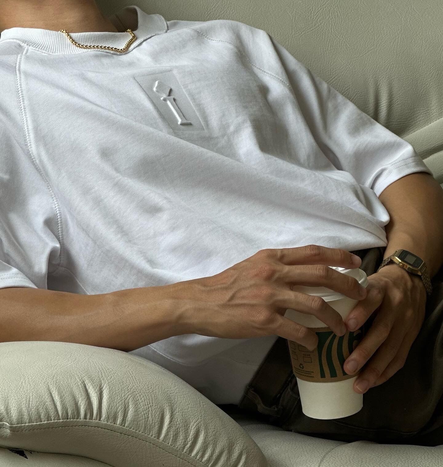 ÁO THUN DẬP NỔI ( MẶT TRƯỚC ) “i” DESIGN TAY RAGLAN INDAHOOD STUDIO